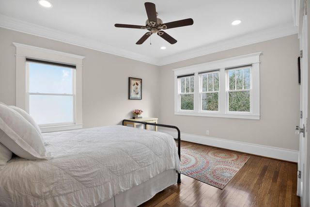 1111 Ashland Street, Houston, TX 77008