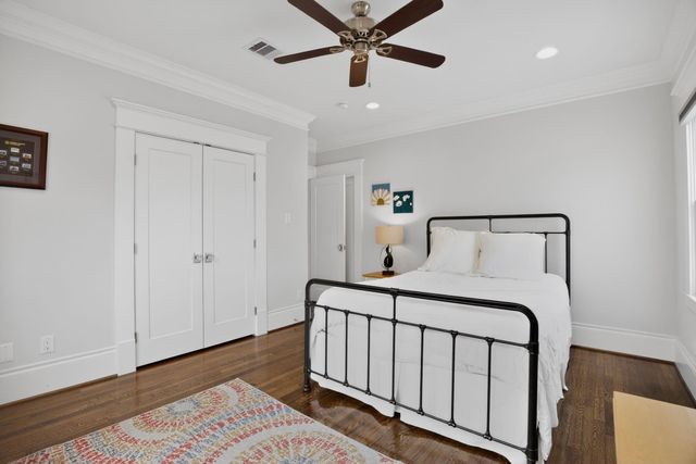 1111 Ashland Street, Houston, TX 77008