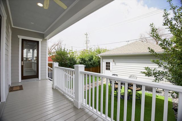 1111 Ashland Street, Houston, TX 77008