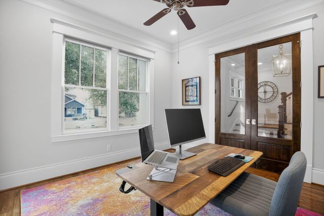 1111 Ashland Street, Houston, TX 77008