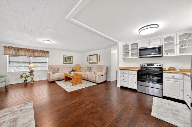 7 COCOS PLUMOSA DRIVE A, Eustis, FL 32726