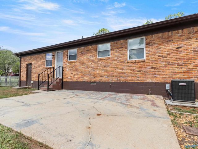 2729 NW Monticello Drive, Huntsville, AL 35810