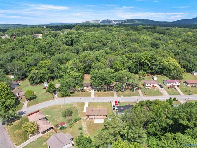 2729 NW Monticello Drive, Huntsville, AL 35810
