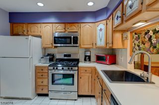 79 Boulder Run Rd, Paterson City, NJ 07501