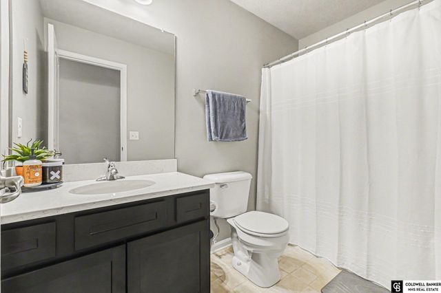 19887 K Street, Omaha, NE 68135