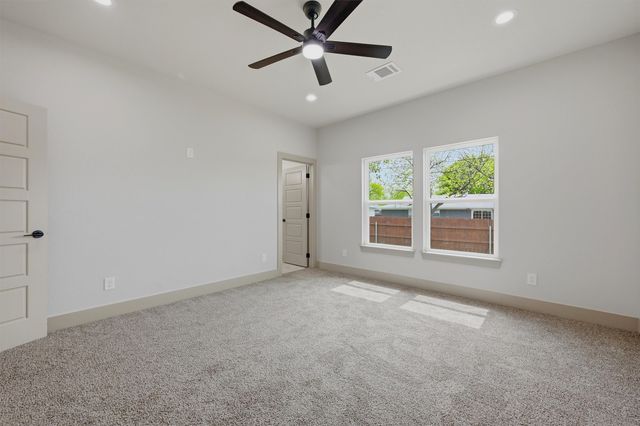 1019 Holiday Drive, Sherman, TX 75090