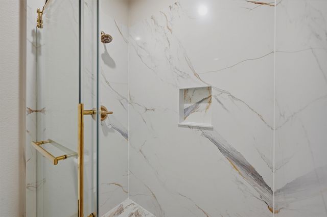 1019 Holiday Drive, Sherman, TX 75090