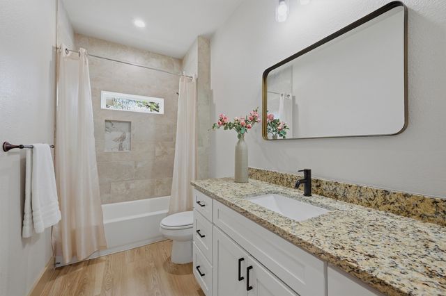 1019 Holiday Drive, Sherman, TX 75090