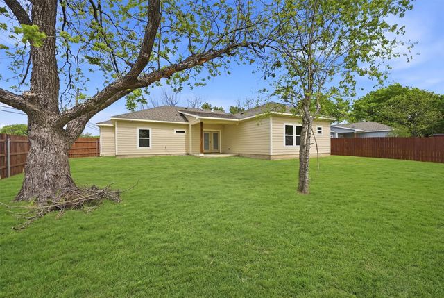 1019 Holiday Drive, Sherman, TX 75090