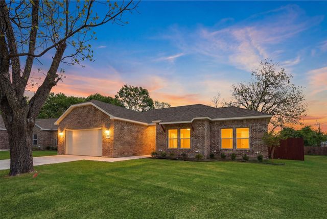 1019 Holiday Drive, Sherman, TX 75090