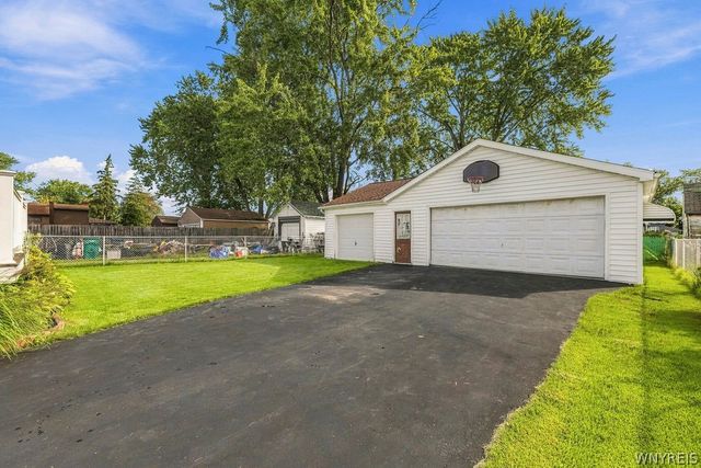 907 90th Street, Niagara Falls, NY 14304