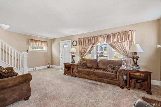 907 90th Street, Niagara Falls, NY 14304