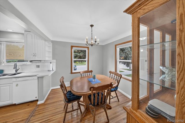 1693 Riverbank Street, Lincoln Park, MI 48146