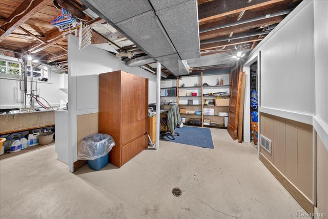 1693 Riverbank Street, Lincoln Park, MI 48146