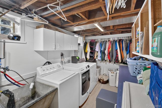 1693 Riverbank Street, Lincoln Park, MI 48146