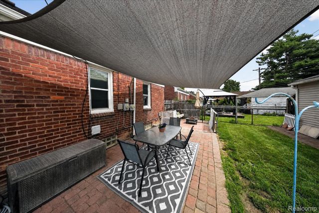 1693 Riverbank Street, Lincoln Park, MI 48146