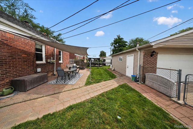 1693 Riverbank Street, Lincoln Park, MI 48146