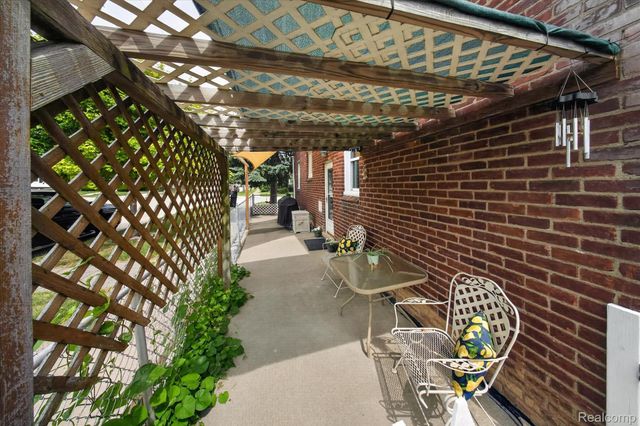 1693 Riverbank Street, Lincoln Park, MI 48146