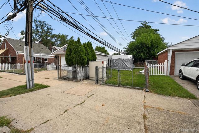 1693 Riverbank Street, Lincoln Park, MI 48146