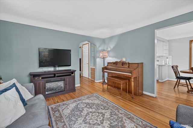 1693 Riverbank Street, Lincoln Park, MI 48146