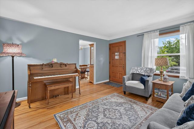 1693 Riverbank Street, Lincoln Park, MI 48146