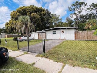913 DE PAUL Drive, Jacksonville, FL 32218