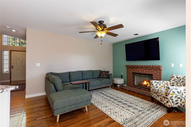 9787 Enchantment Avenue NW, Silverdale, WA 98383