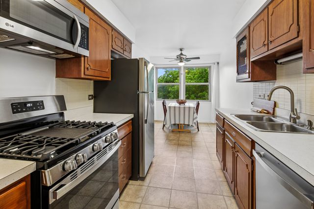 1535 Park Avenue 505, River Forest, IL 60305