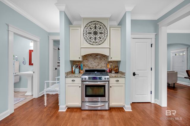 7 Bienville Avenue, Mobile, AL 36606