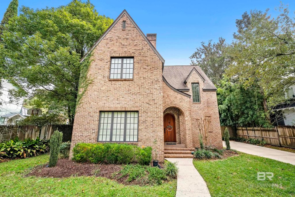 7 Bienville Avenue, Mobile, AL 36606