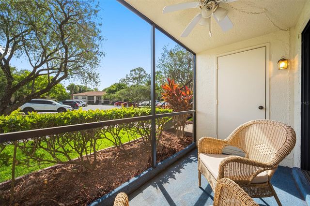 3301 CRYSTAL COURT E D, Palm Harbor, FL 34685