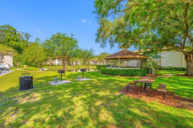3301 CRYSTAL COURT E D, Palm Harbor, FL 34685