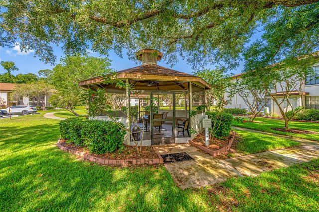 3301 CRYSTAL COURT E D, Palm Harbor, FL 34685