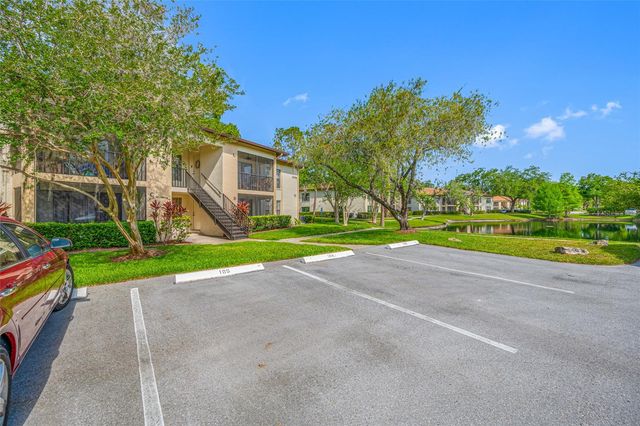 3301 CRYSTAL COURT E D, Palm Harbor, FL 34685