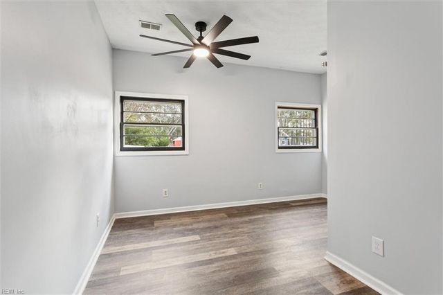 1241 N River DR, Chesapeake, VA 23323