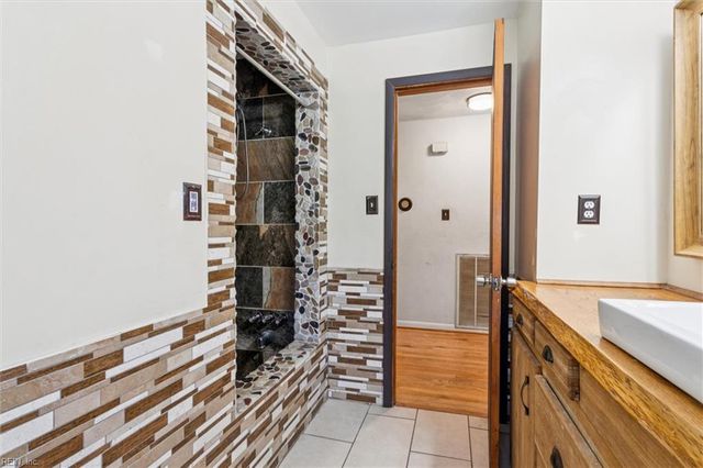 1241 N River DR, Chesapeake, VA 23323