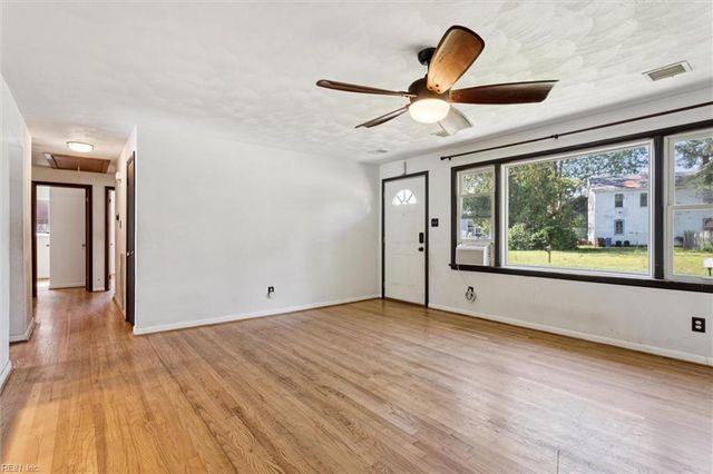 1241 N River DR, Chesapeake, VA 23323