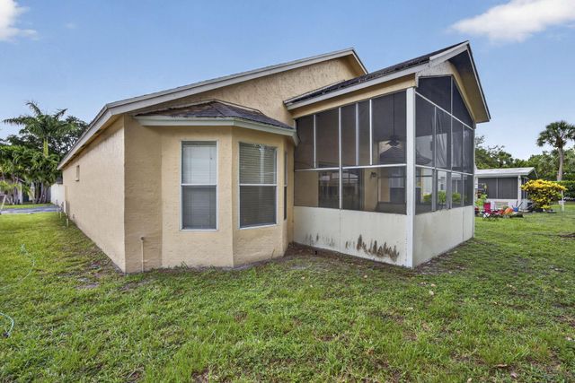 120 Paddock Lane, Greenacres, FL 33413