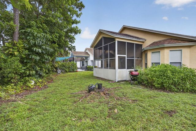 120 Paddock Lane, Greenacres, FL 33413