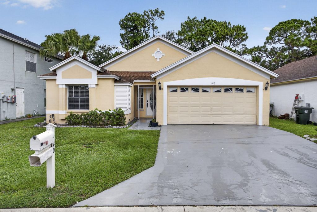 120 Paddock Lane, Greenacres, FL 33413