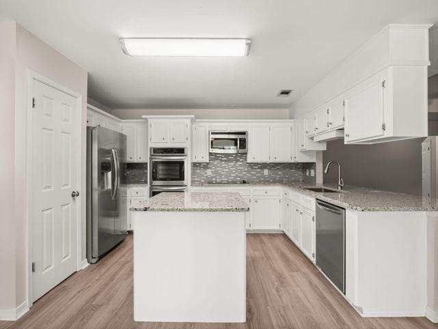 211 Colony Park, Leesville, LA 71446