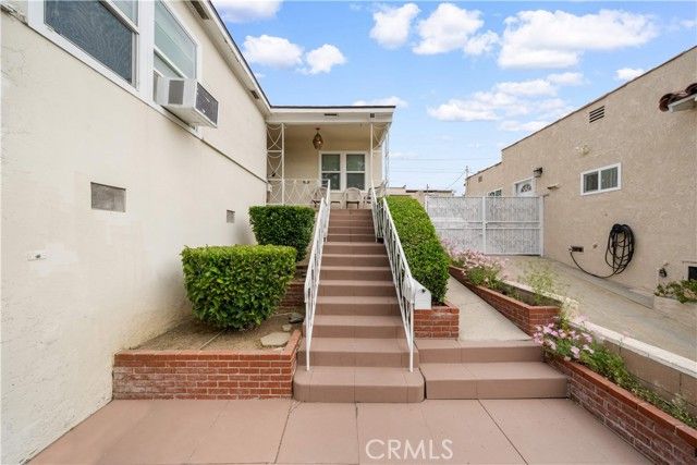 2917 W Hellman Avenue, Alhambra, CA 91803