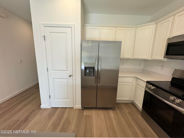 578 HOLLY LAKES Drive, Orange Park, FL 32073