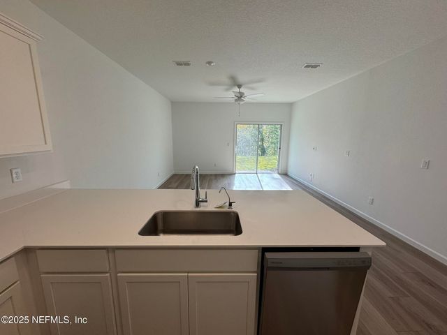 578 HOLLY LAKES Drive, Orange Park, FL 32073