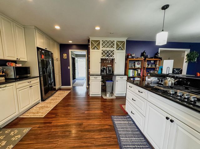 131 Pine Circle, Bennington, VT 05201