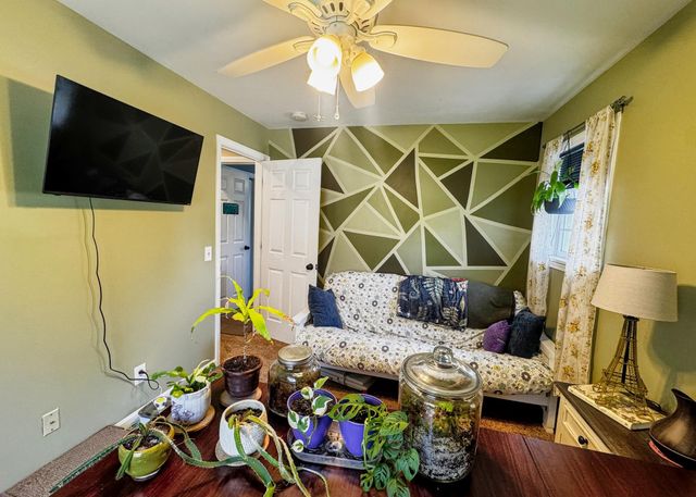 131 Pine Circle, Bennington, VT 05201