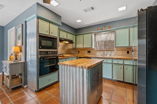 3743 Rocky Woods Drive, Kingwood, TX 77339