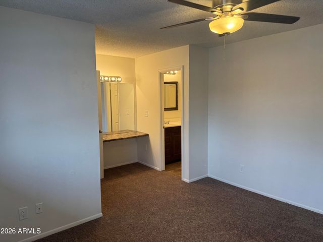 6733 N 44TH Avenue, Glendale, AZ 85301