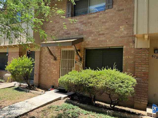 6733 N 44TH Avenue, Glendale, AZ 85301