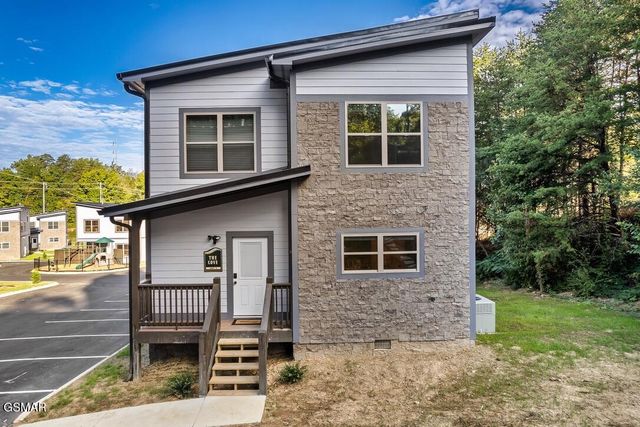 576 Dollywood Lane, Pigeon Forge, TN 37863